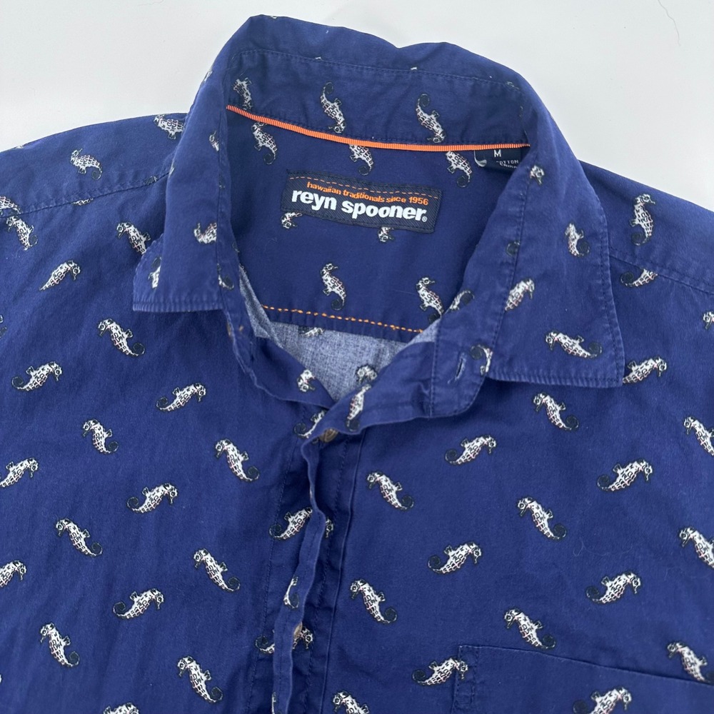 Reyn Spooner Button Down Shirt Mens Medium Blue Seahorse Print Short Sleeve